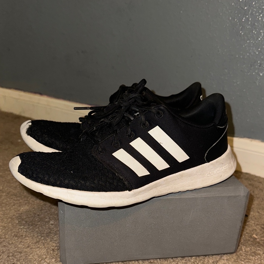 adidas Men's Black and White Cloudfoam Sneakers